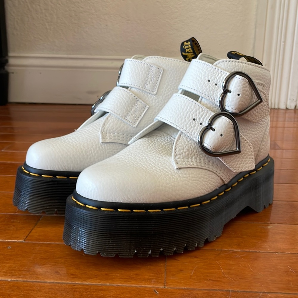 Brand New Dr Martens Devon Heart boot